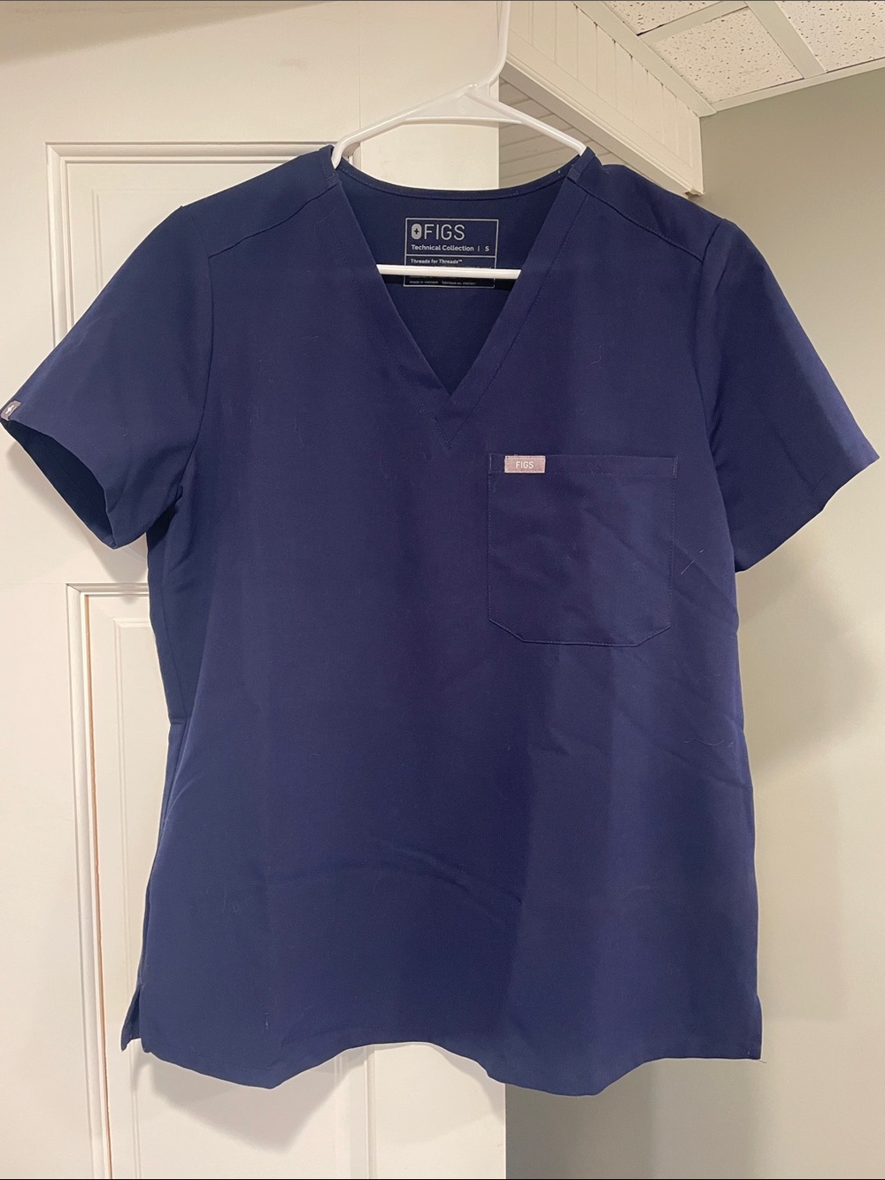 FIGS Women’s Scrub Top